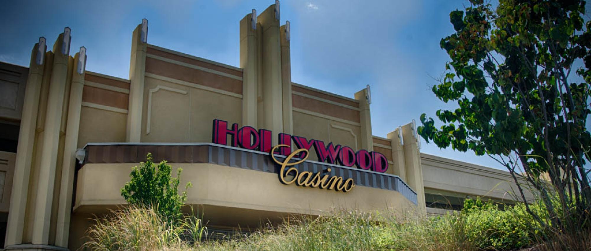 hollywood casino aurora management
